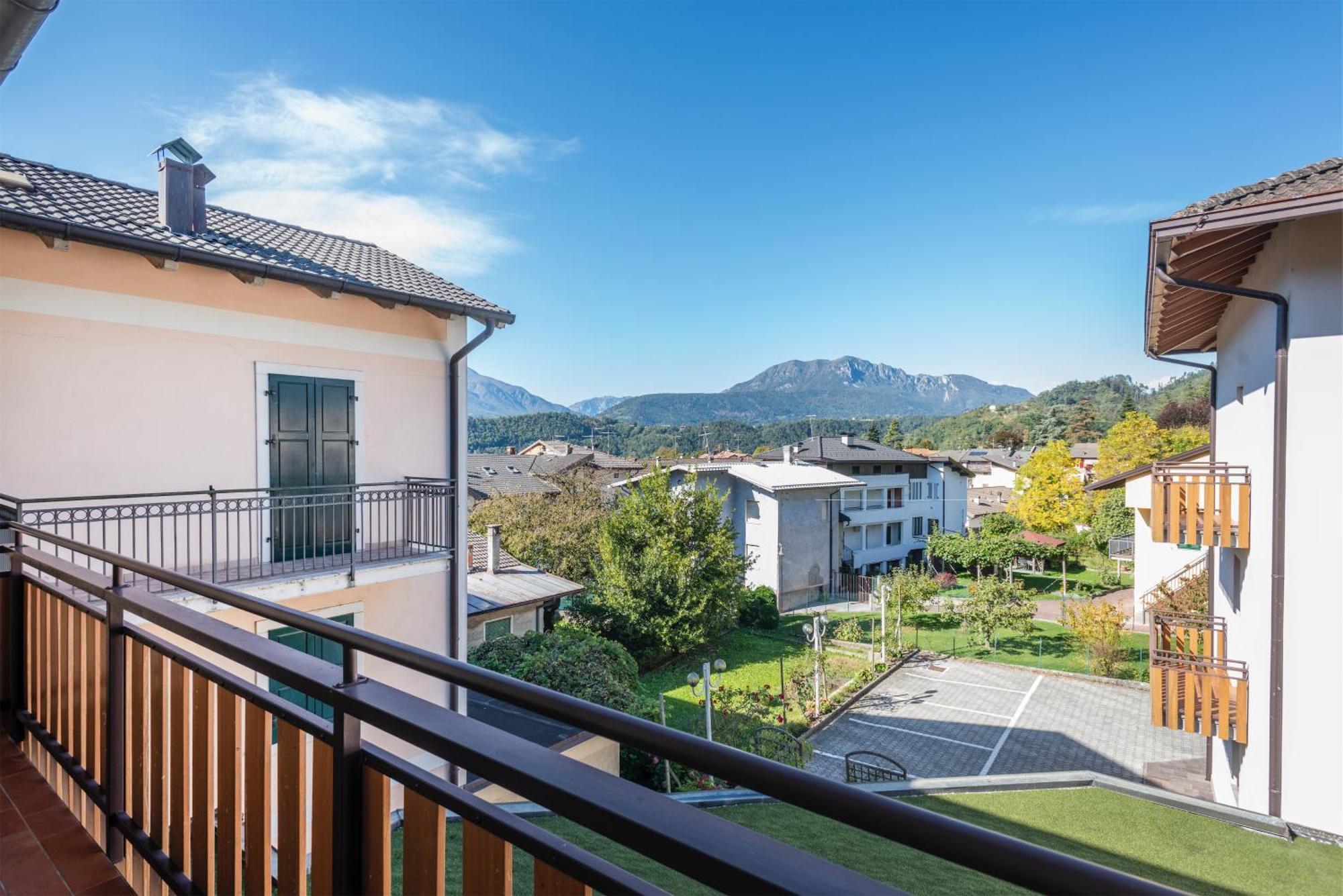 Hotel Lucia Levico Terme Exterior foto